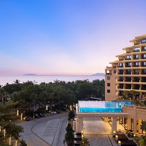 Отель Golden Phoenix Seaview, Санья